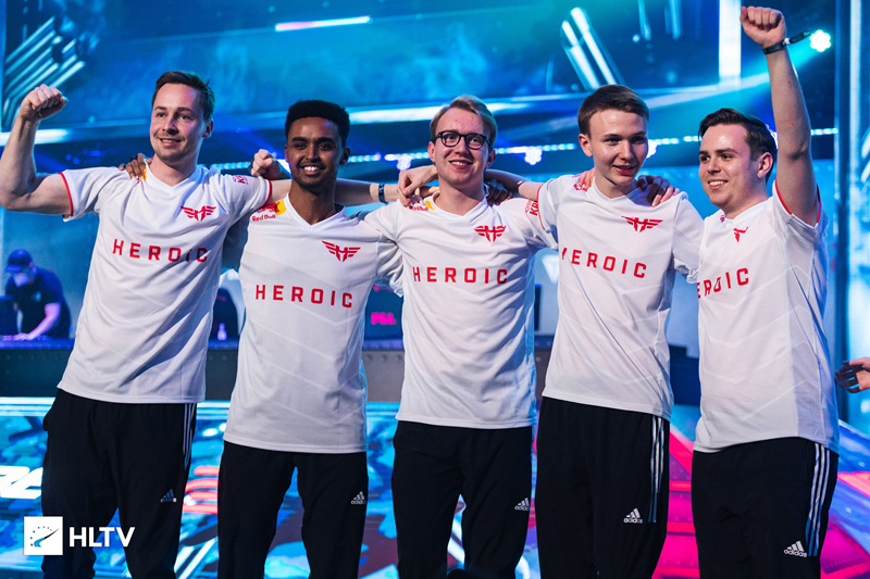 尤其是具备 尤其是具备