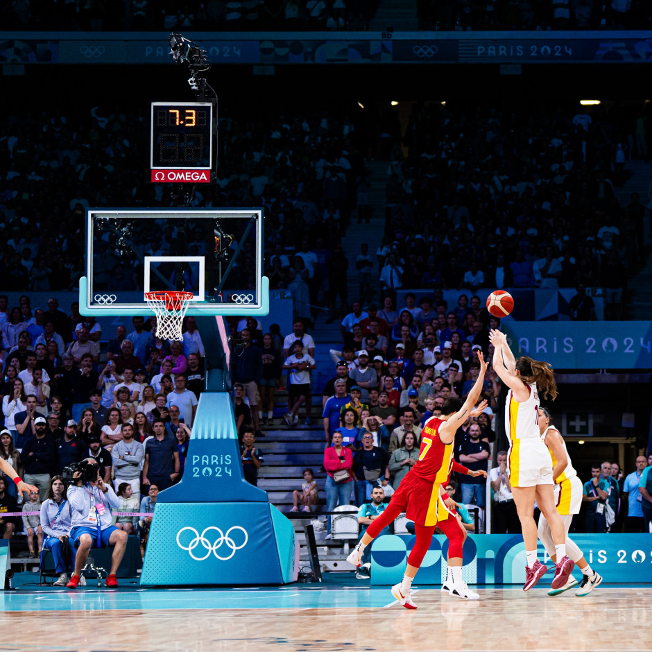 同维度施压 同维度施压