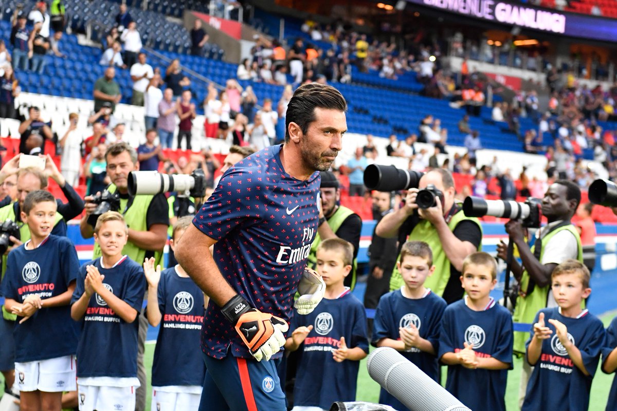 完成持球推 完成持球推